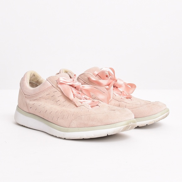 ugg victoria sneaker